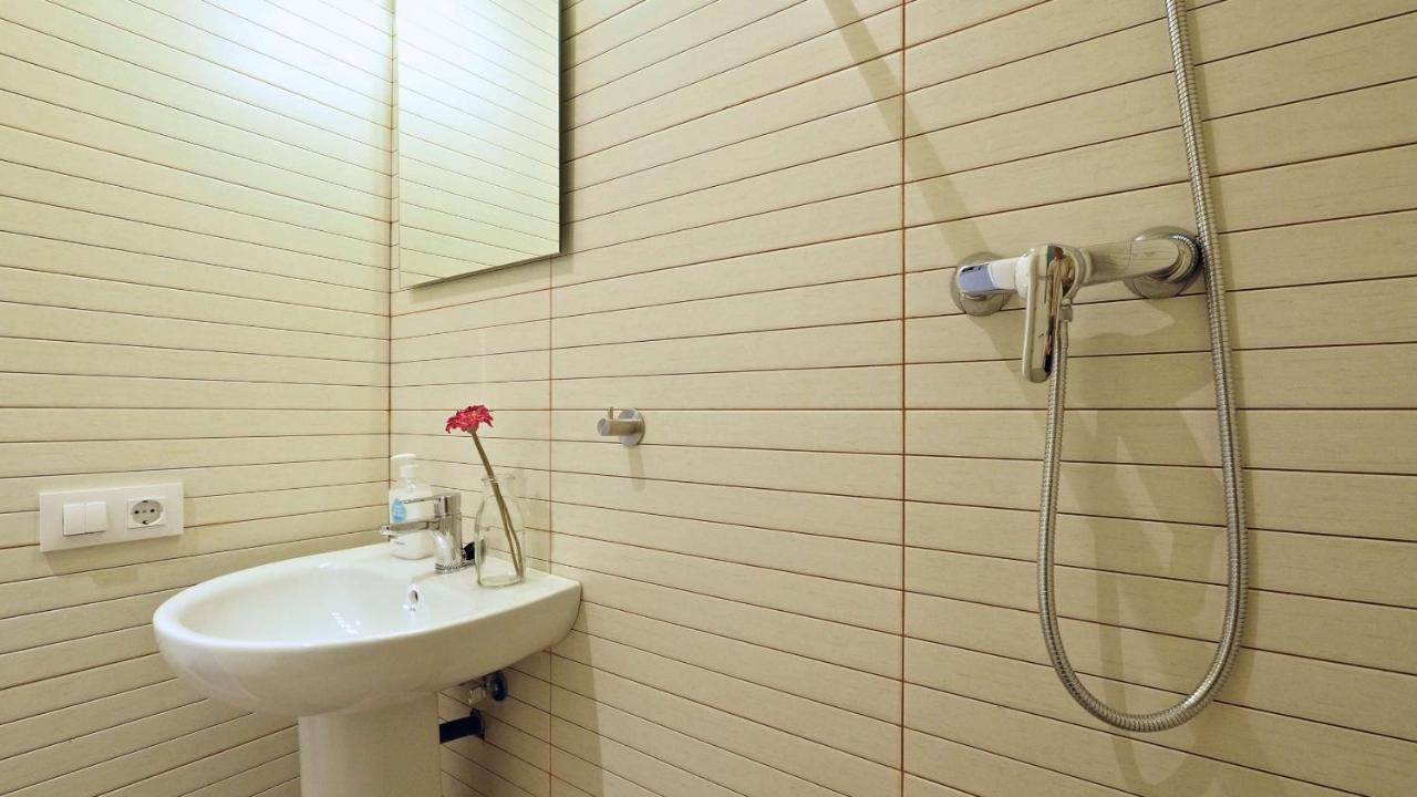 The White Flats Sant Antoni Apartment Barcelona Ngoại thất bức ảnh